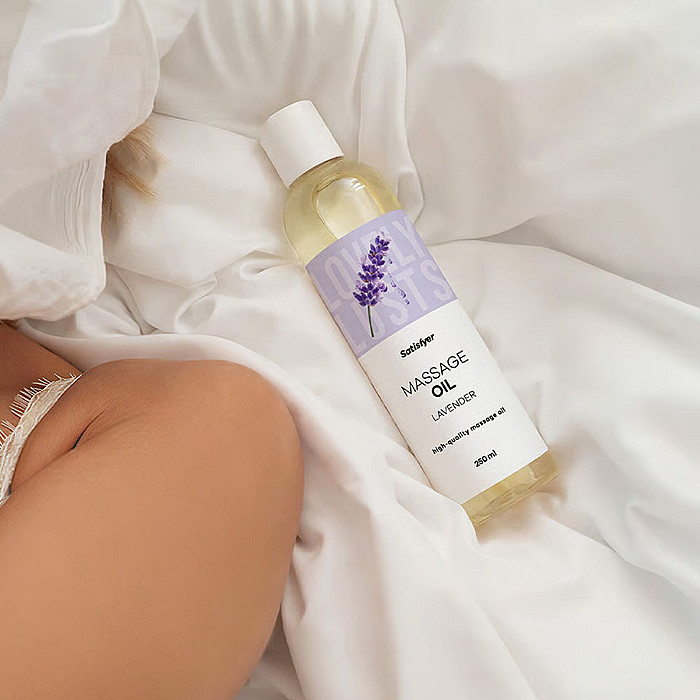 Розпродаж!!! Масажна олія Satisfyer Massage Oil Lavender 250 мл (термін 30.04.2027)