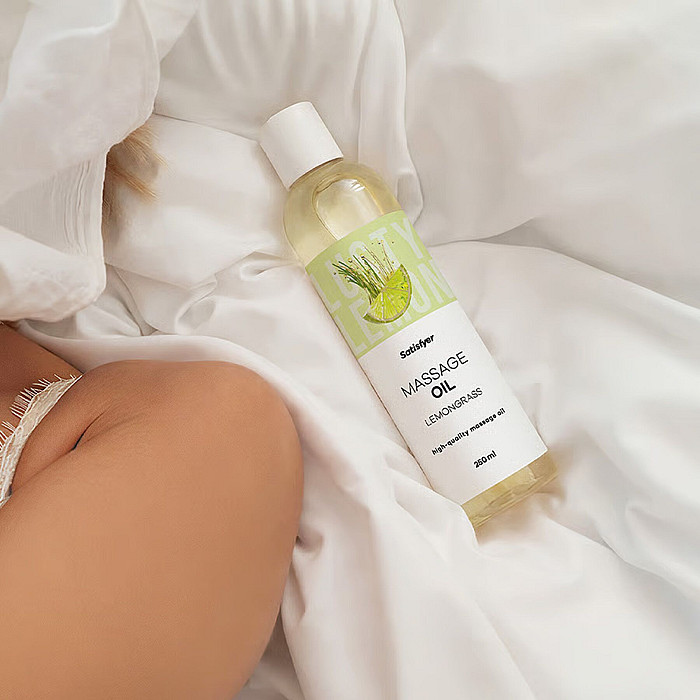 Розпродаж!!! Масажна олія Satisfyer Massage Oil Lemongrass 250 мл (термін 30.04.2027)