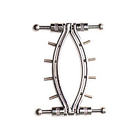 Зажим для вагины Master Series: Spread 'Em Poker Vagina Clamp with Adjustable Pressure Screws, шипы