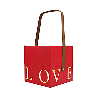 Подарункова коробка з ручкою LOVE червона, S - 16,5х16,5х17 см