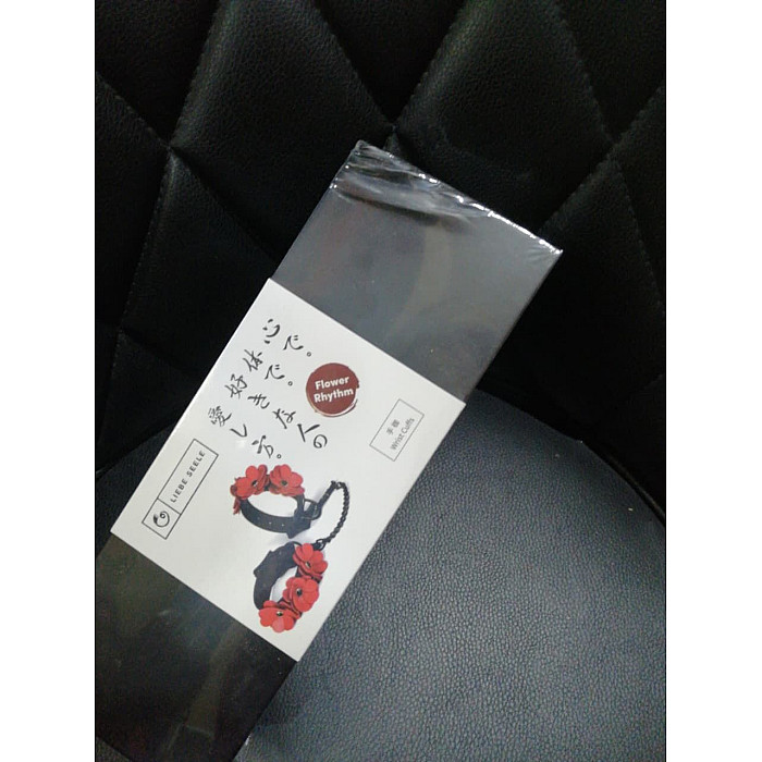 Наручники Liebe Seele Flower Rhythm - Black and Red Leather Flowers Hand Cuffs (м'яте паковання!!!)